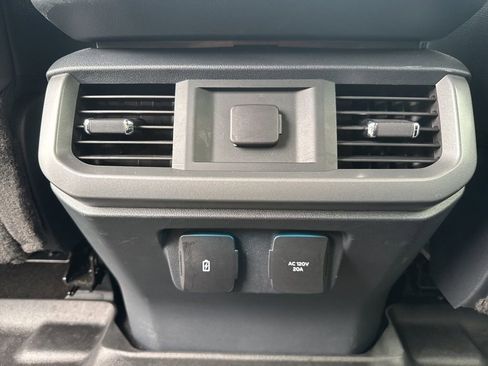 Used 2022 Ford F150 Lightning Lariat image 55