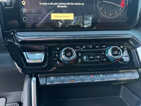 Used 2026 GMC Sierra 2500 Denali Ultimate image 22