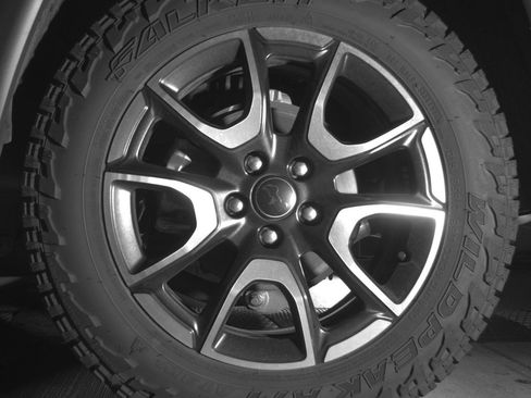 Used 2025 Jeep Compass Trailhawk AWD/4WD image 14