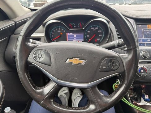 Used 2014 Chevrolet Impala LT w/ Convenience Package image 9