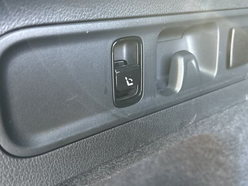 Certified 2025 Mercedes-Benz GLC 300 image 11
