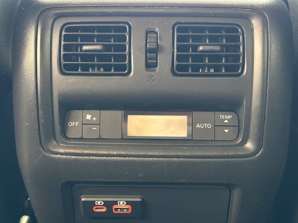 Used 2019 Nissan Pathfinder SV w/ SV All Weather Package FWD image 21