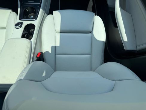 Used 2019 Mercedes-Benz GLA 250 4MATIC image 38