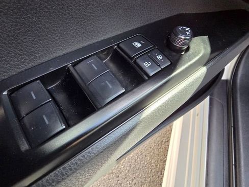 Used 2025 Toyota Camry SE image 28