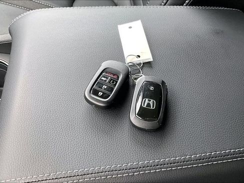 Certified 2025 Honda Pilot EX-L image 36