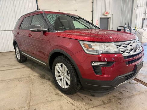 Used 2019 Ford Explorer XLT w/ Equipment Group 201A AWD/4WD image 9