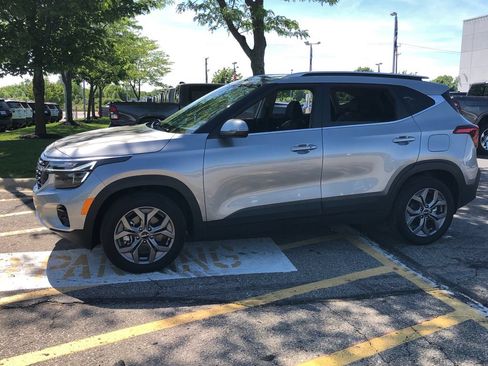Used 2024 Kia Seltos S AWD/4WD image 6