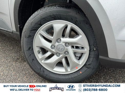 New 2026 Hyundai Venue SE image 4