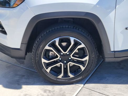 Used 2022 Jeep Compass Limited AWD/4WD image 8