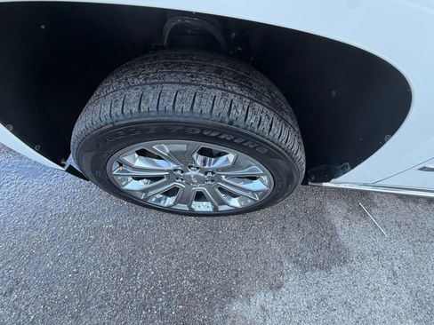 Used 2017 GMC Yukon Denali image 9