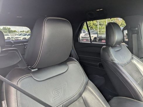 Used 2022 Ford Explorer ST RWD image 19