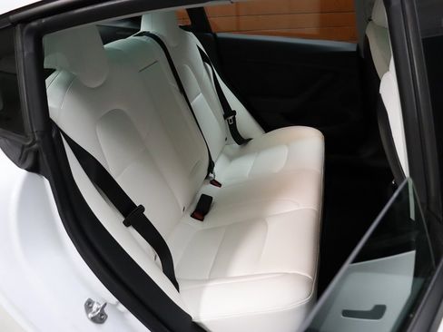 Used 2021 Tesla Model 3 Long Range image 64