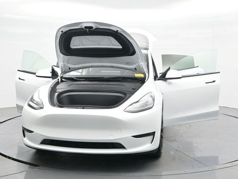 Used 2023 Tesla Model Y Long Range AWD/4WD image 34
