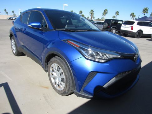 Used 2020 Toyota C-HR LE image 2