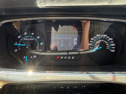 Used 2016 Ford Taurus SEL FWD image 12