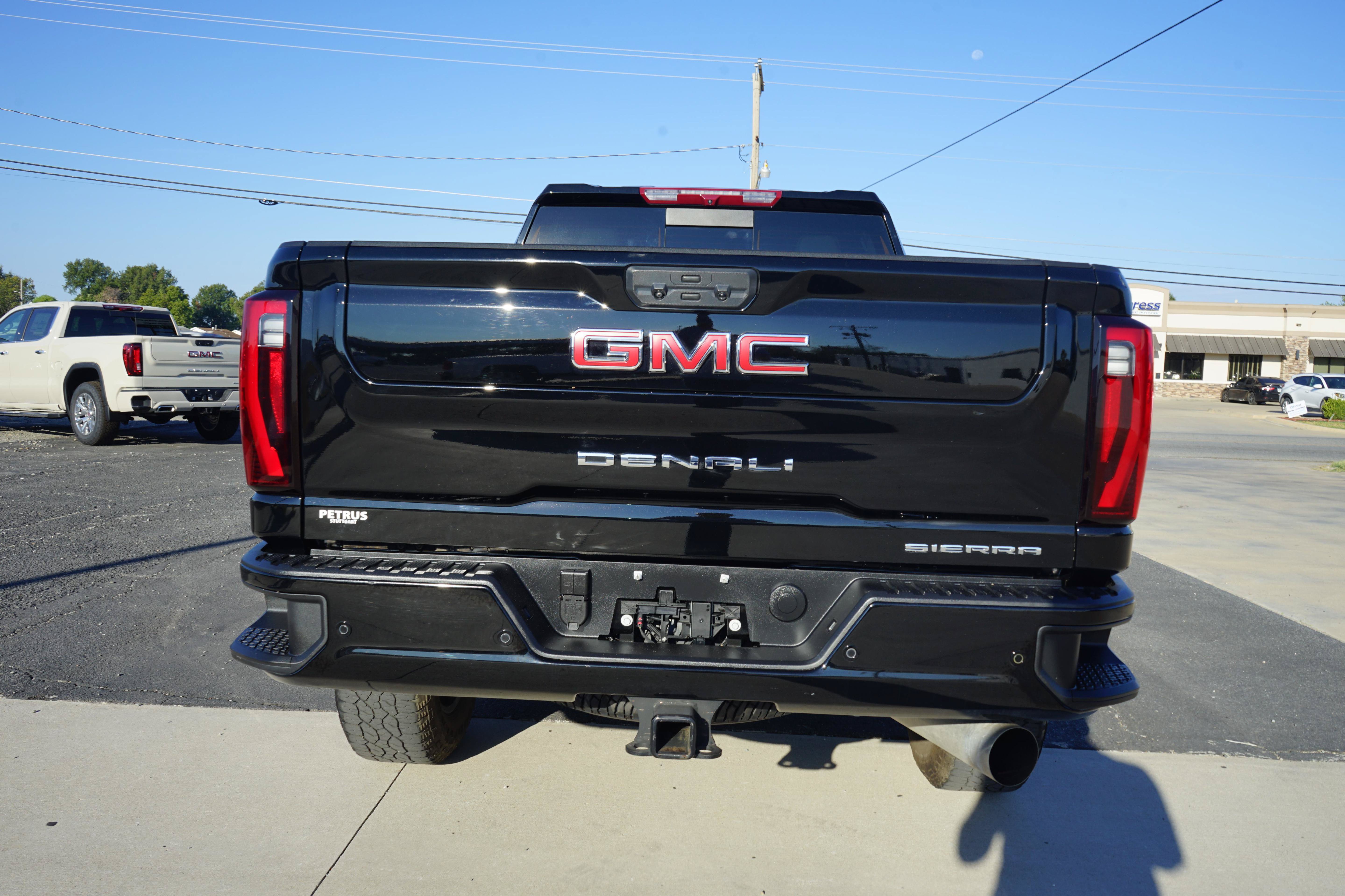 Used 2025 GMC Sierra 2500 Denali AWD/4WD image 4