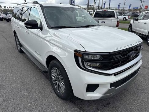 New 2026 Ford Expedition Max Platinum image 3