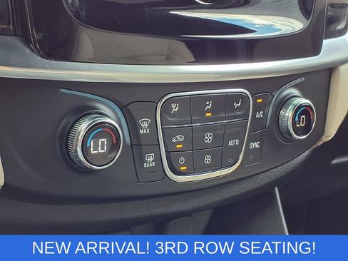 Used 2022 Chevrolet Traverse LS AWD/4WD image 12