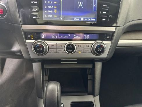 Used 2017 Subaru Outback 3.6R Limited image 24