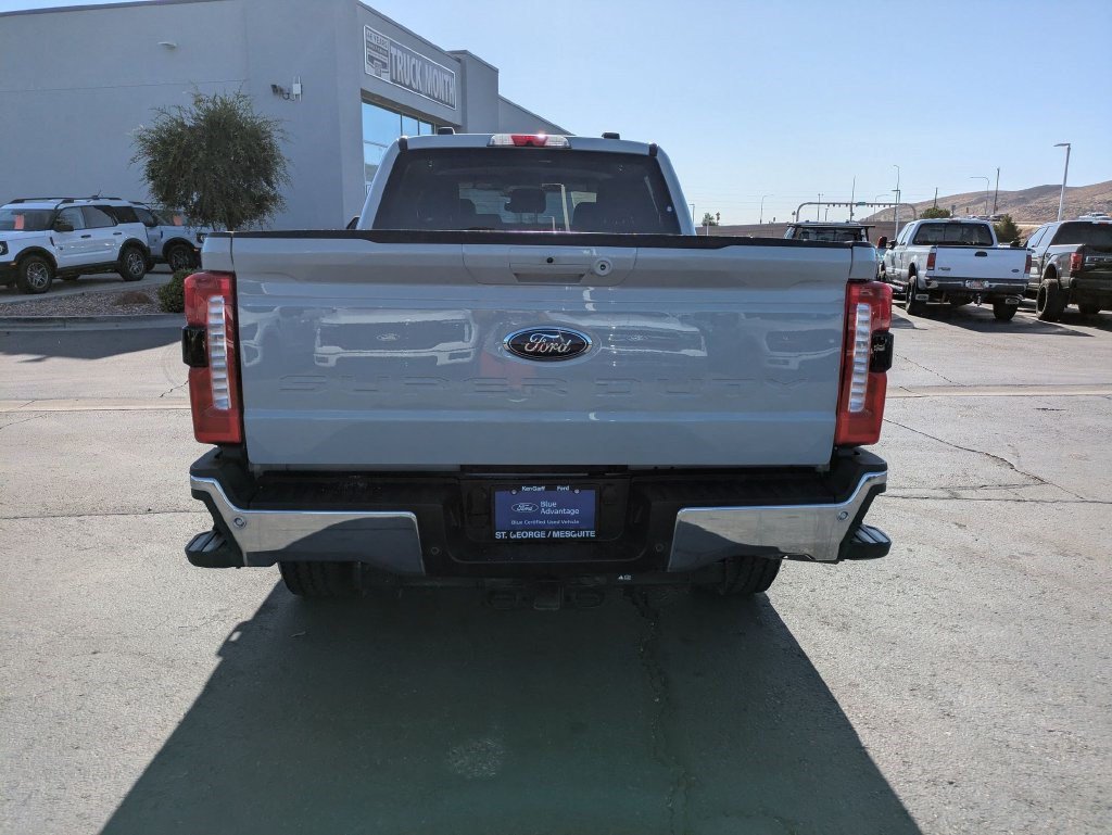 Used 2025 Ford F250 Lariat AWD/4WD image 4