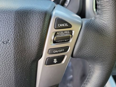 Used 2020 Nissan Titan SV w/ SV Convenience Package image 29