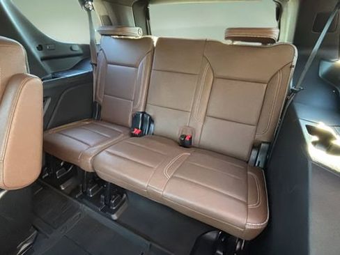 Used 2024 Chevrolet Tahoe High Country image 34