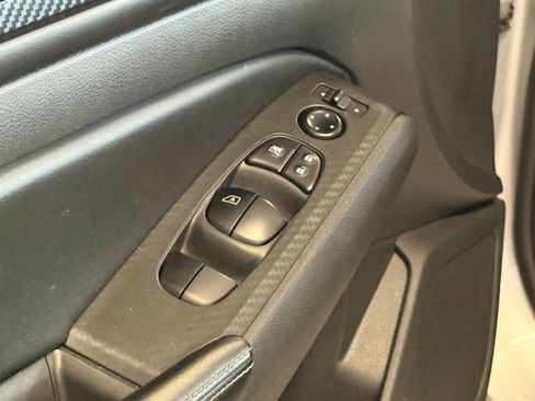 Used 2024 Nissan Altima 2.5 SV image 12