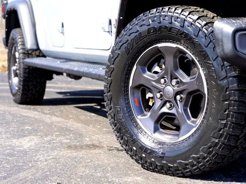 Used 2022 Jeep Gladiator Rubicon w/ Trailer Tow Package image 3