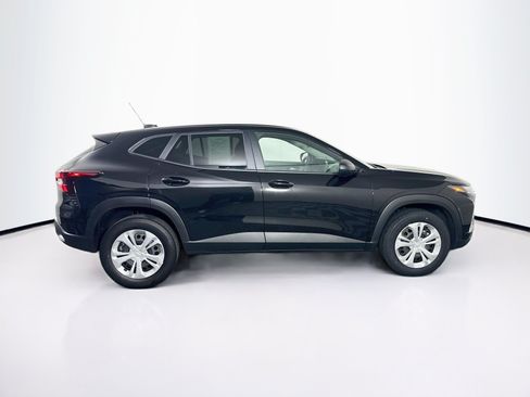 Used 2025 Chevrolet Trax LS FWD image 10