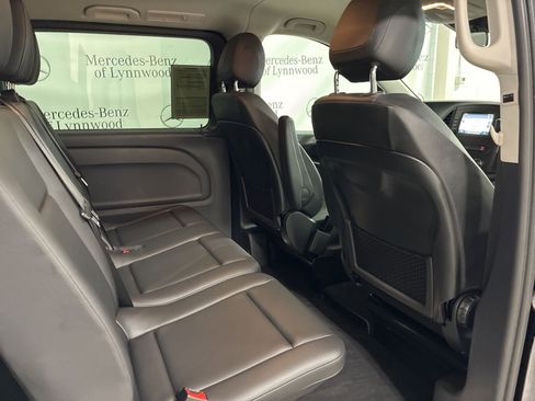 Used 2023 Mercedes-Benz Metris Passenger image 19