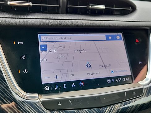 Used 2024 Cadillac XT6 Premium Luxury w/ Technology Package AWD/4WD image 24
