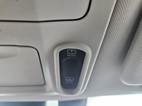 Used 2020 Chrysler Pacifica Touring w/ Cold Weather Group image 32