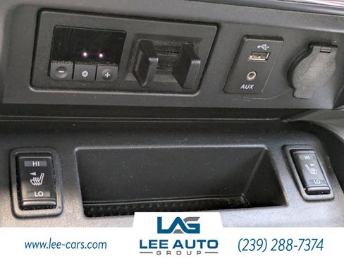 Used 2017 Nissan Titan SV image 27