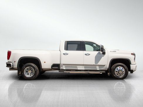 Used 2024 Chevrolet Silverado 3500 High Country w/ High Country Premium Package AWD/4WD image 6