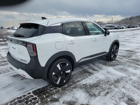 Used 2026 Nissan Kicks SR w/ SR Premium Package image 5