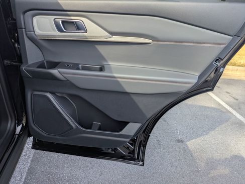 New 2026 Ford Explorer Active image 32