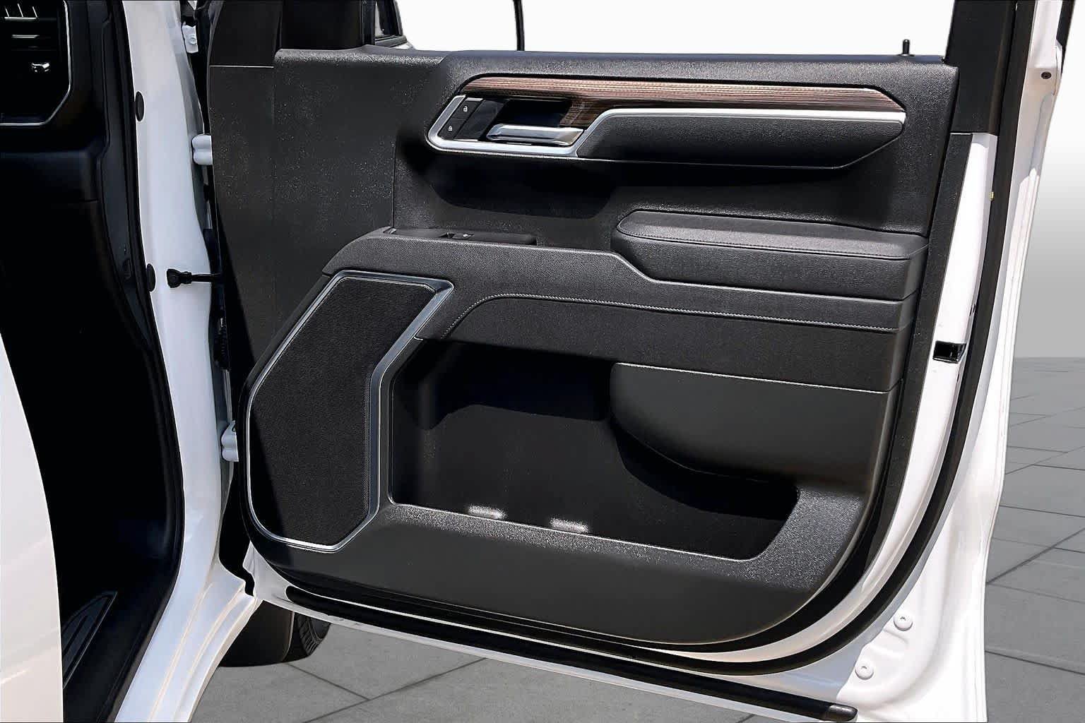 Used 2026 Chevrolet Silverado 1500 RST RWD image 40