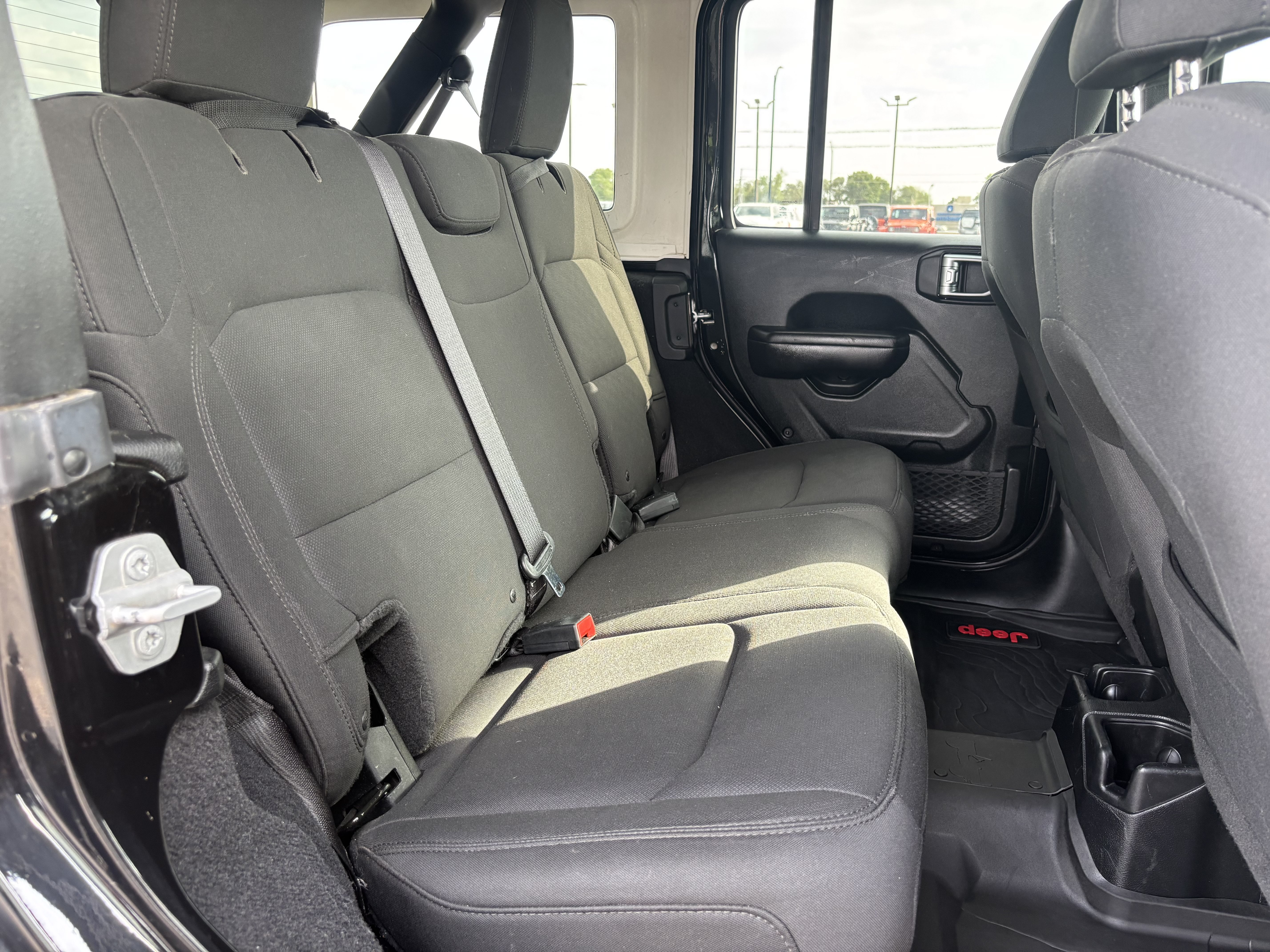 Used 2018 Jeep Wrangler Unlimited Sport S AWD/4WD image 25