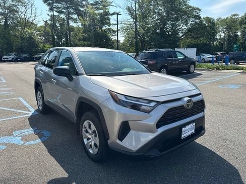 Used 2023 Toyota RAV4 LE AWD/4WD image 10