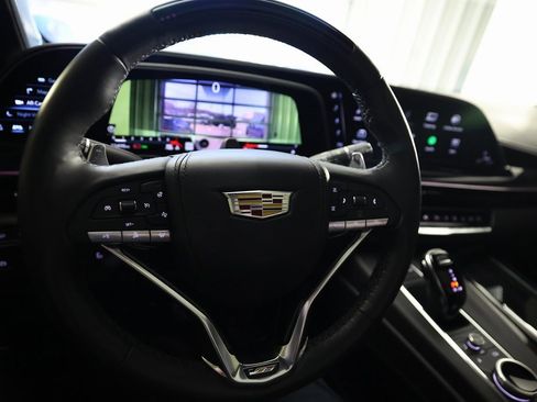 Used 2024 Cadillac Escalade V w/ LPO, ONYX Package image 23