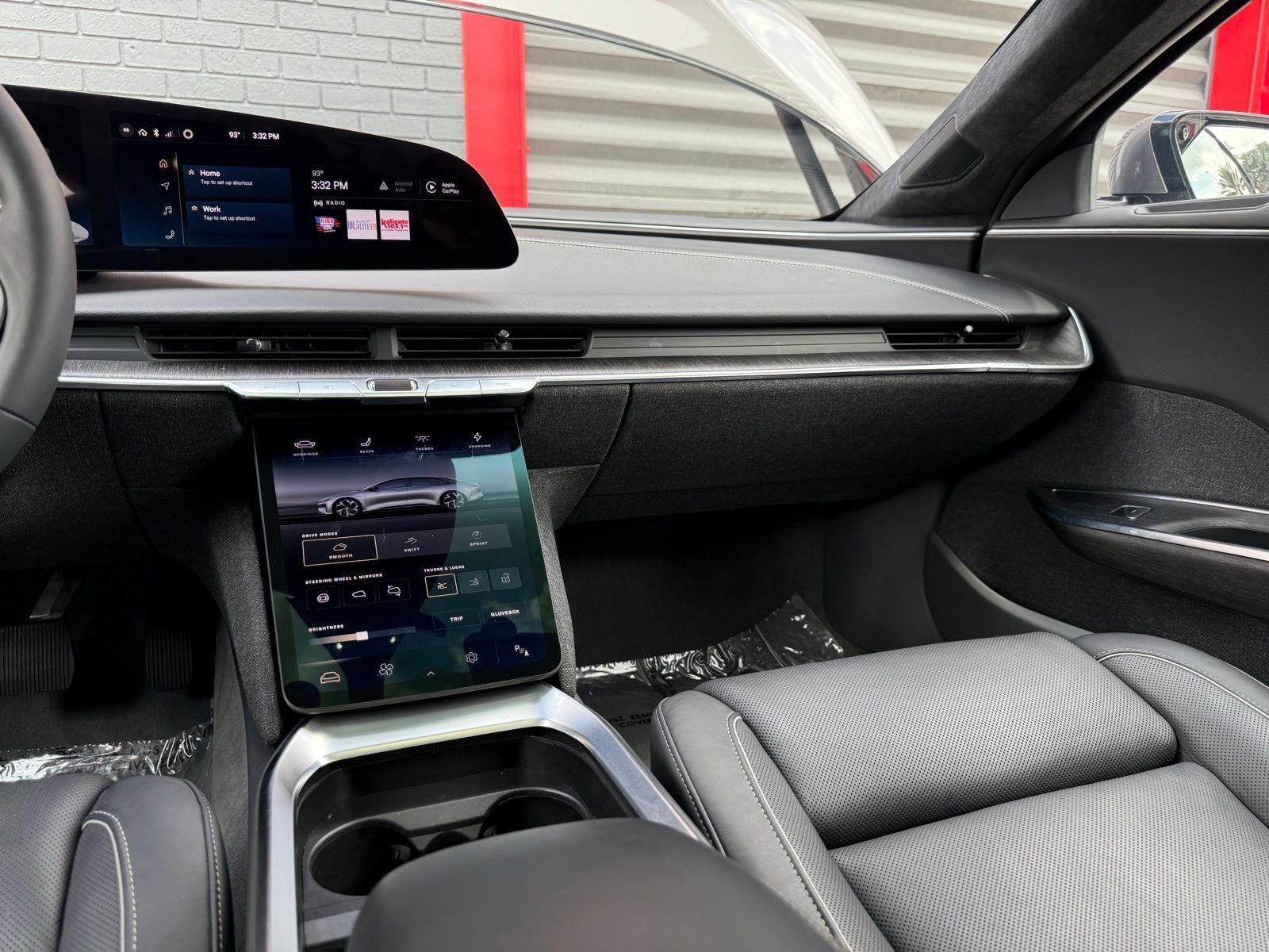 Used 2023 Lucid Air Touring AWD/4WD image 27