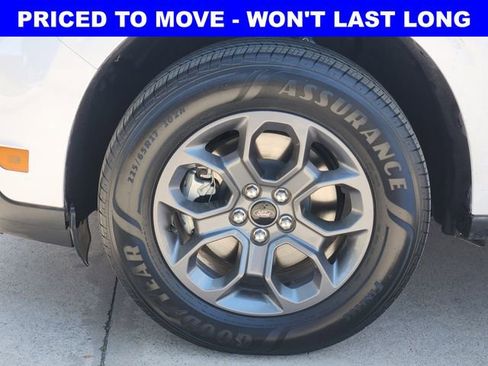 Used 2025 Ford Maverick XLT w/ Equipment Group 302A AWD/4WD image 17