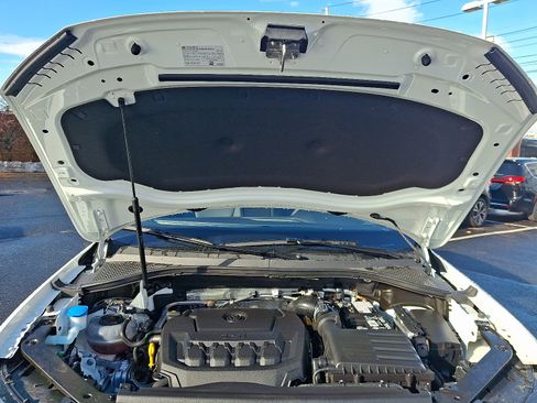 Used 2024 Volkswagen Tiguan SE R-Line image 27