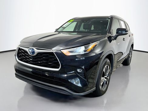 Used 2021 Toyota Highlander XLE FWD image 10