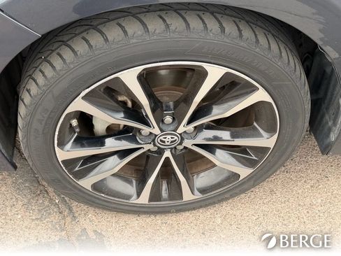 Used 2018 Toyota Corolla SE w/ Carpet Mat Package (TMS) FWD image 11