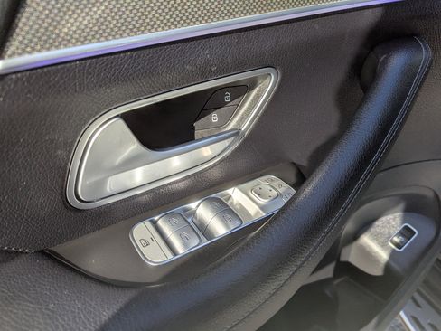 Used 2023 Mercedes-Benz GLS 450 4MATIC image 13