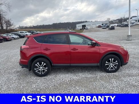 Used 2017 Toyota RAV4 LE image 18