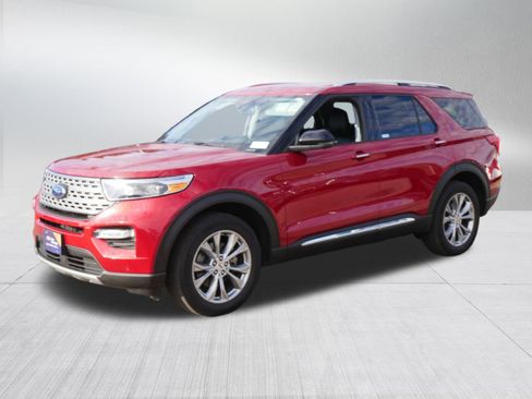 Certified 2022 Ford Explorer Limited w/ Equipment Group 301A image 3