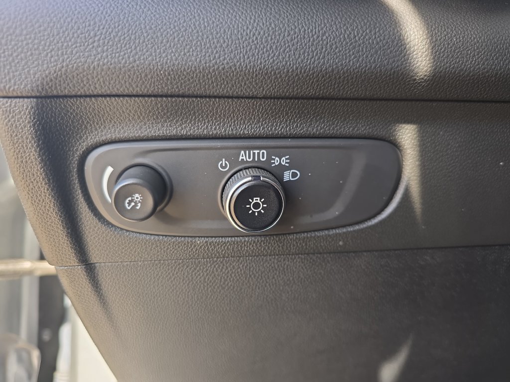 Used 2023 Buick Envision Preferred w/ Sport Touring Package AWD/4WD image 27
