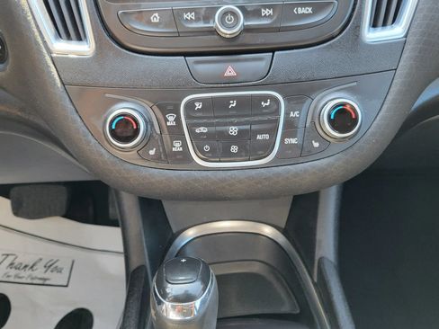 Used 2019 Chevrolet Malibu LT FWD image 21